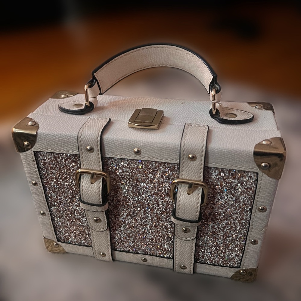 Elegant Aldo White Leather - Glitter Trunk Handbag